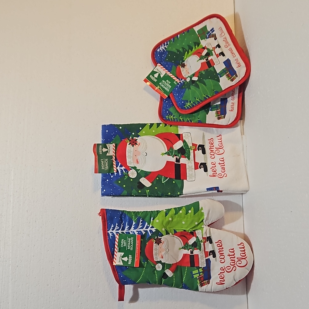 Here Comes Santa Kitchen Bundle